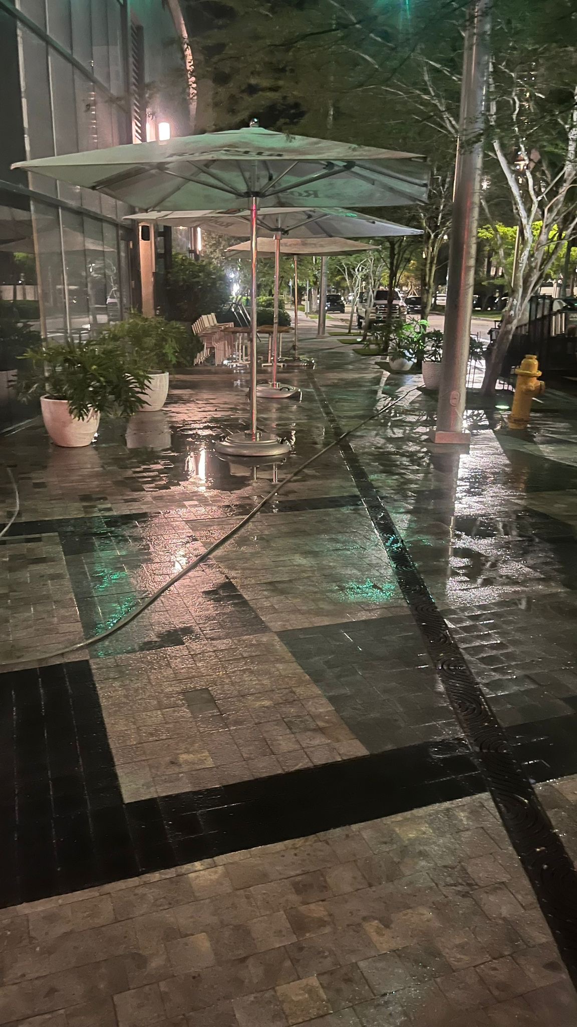 Miami's Top-Rated Pressure Washing for Restaurants & Retail